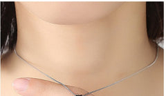 Caja Rosa Metálica para Joyería con Diseño Elegante