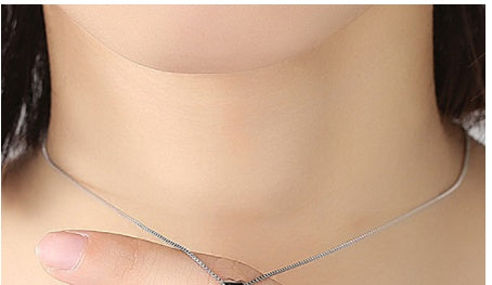 Caja Rosa Metálica para Joyería con Diseño Elegante