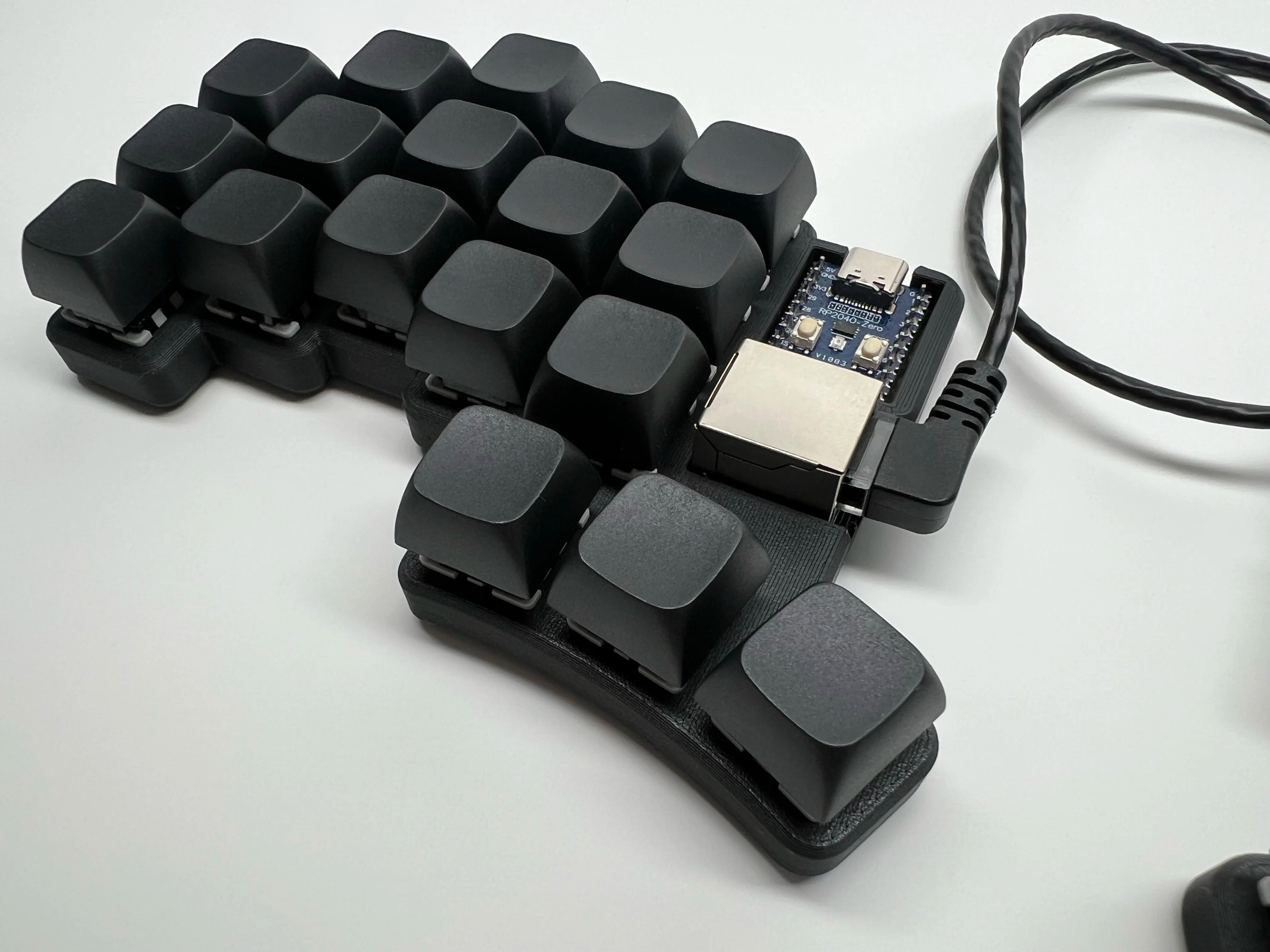 Teclado Dividido Cheapino V2 Mecánico QMK con Cable
