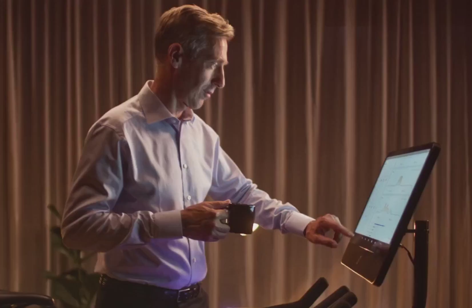 Bicicleta Velonix inteligente con pantalla interactiva